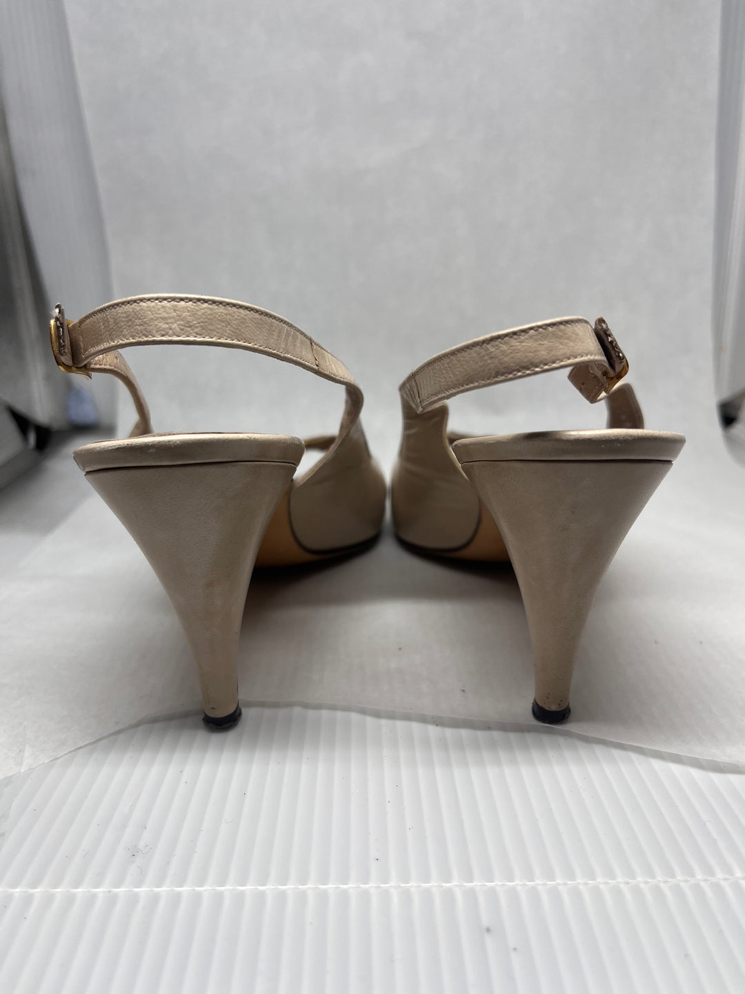 Vintage Bruno Magli Made in Italy Leather Cream Peep Toe Slingback Heels Size 7