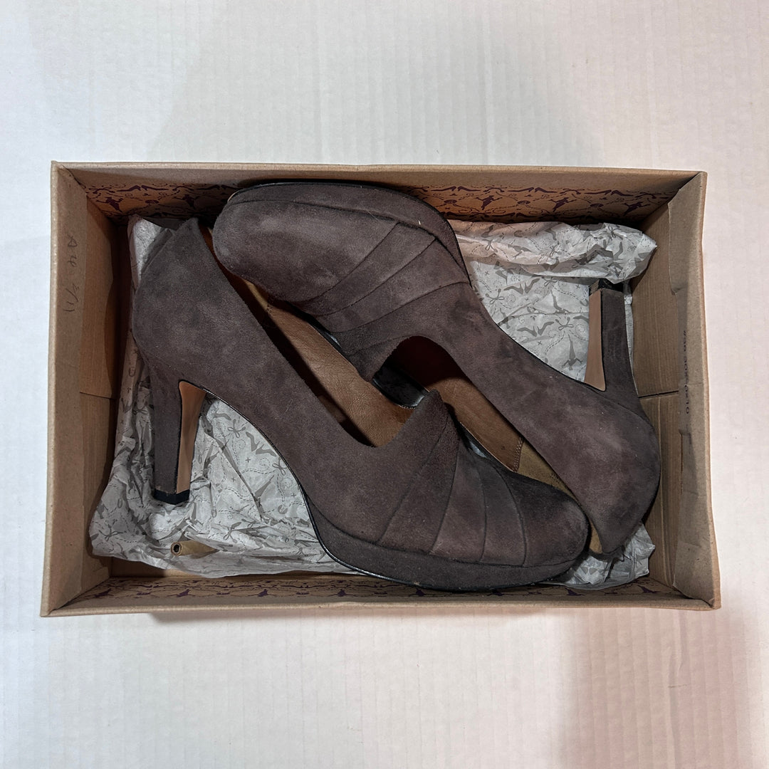 Clarks Womens Delsie Joy Dark Taupe Suede Pleated Pumps Size 8.5M