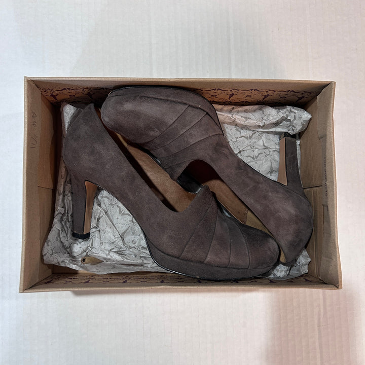 Clarks Womens Delsie Joy Dark Taupe Suede Pleated Pumps Size 8.5M