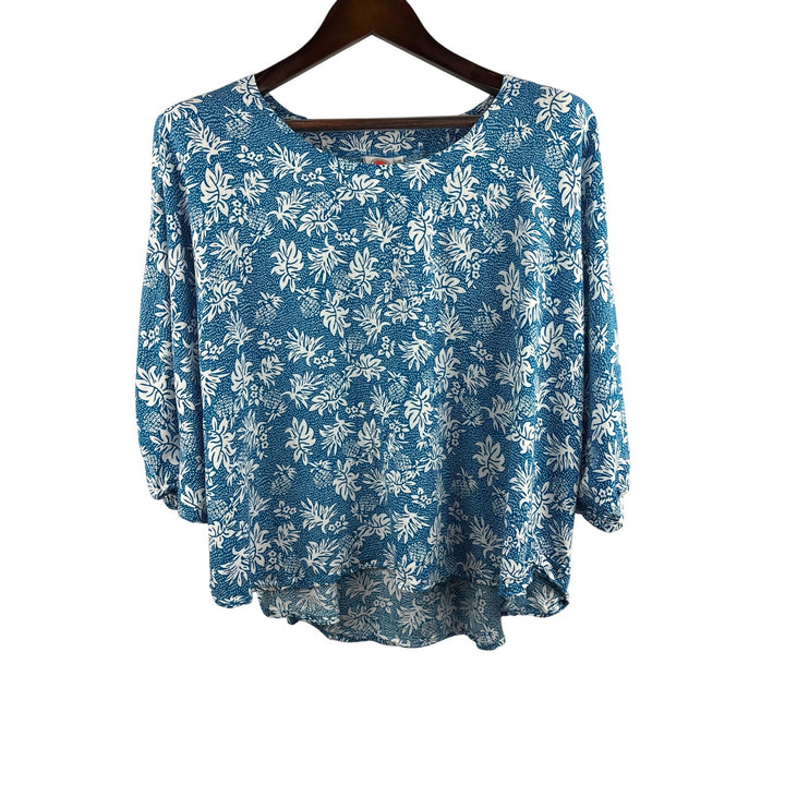 Women’s Makai Beach L/XL Blue w/ White Pineapple Patterned Blouse