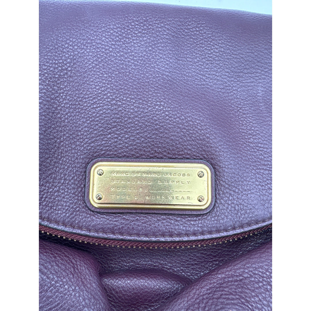 Women’s Marc Jacob’s Dark Burgundy Crossbody Purse w/ Gold Hardware.