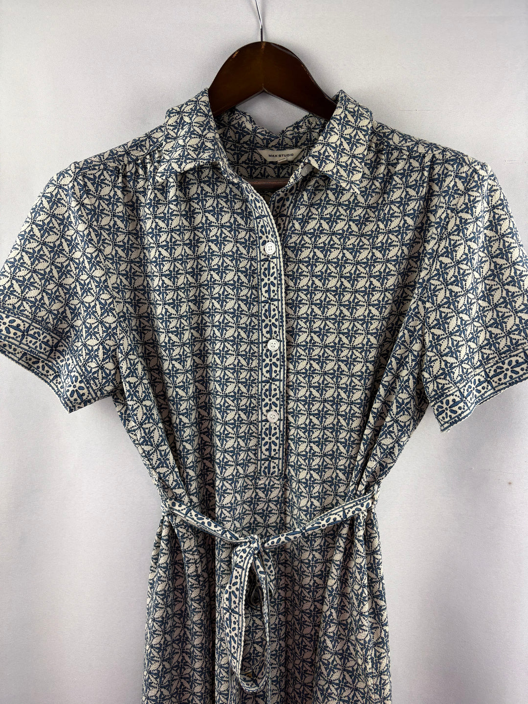 Women’s Mad Studio Large Cream w/ Blue Patterned Maxi Dress