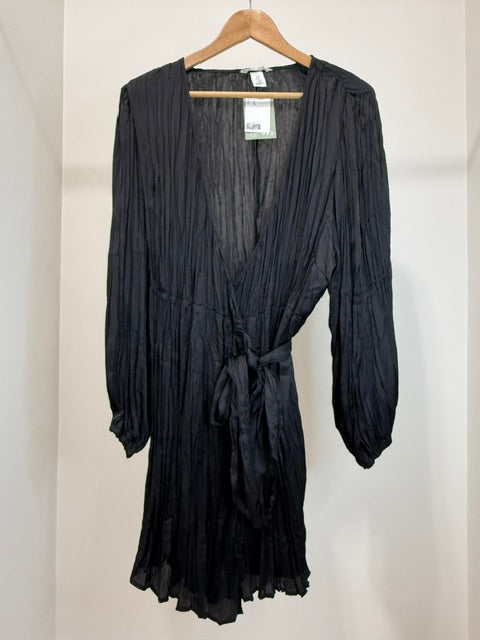 H&amp;M Crinkle Satin True Wrap Dress Black NWT SzXL