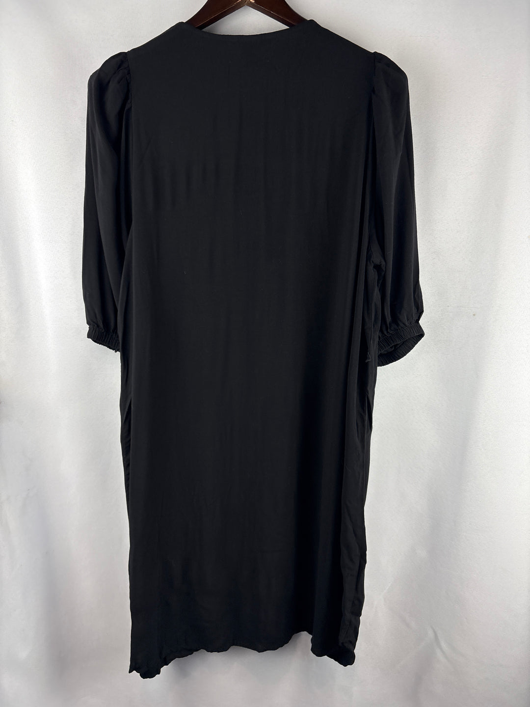 Women’s H&amp;M XL Black Short Sleeve Midi Dress