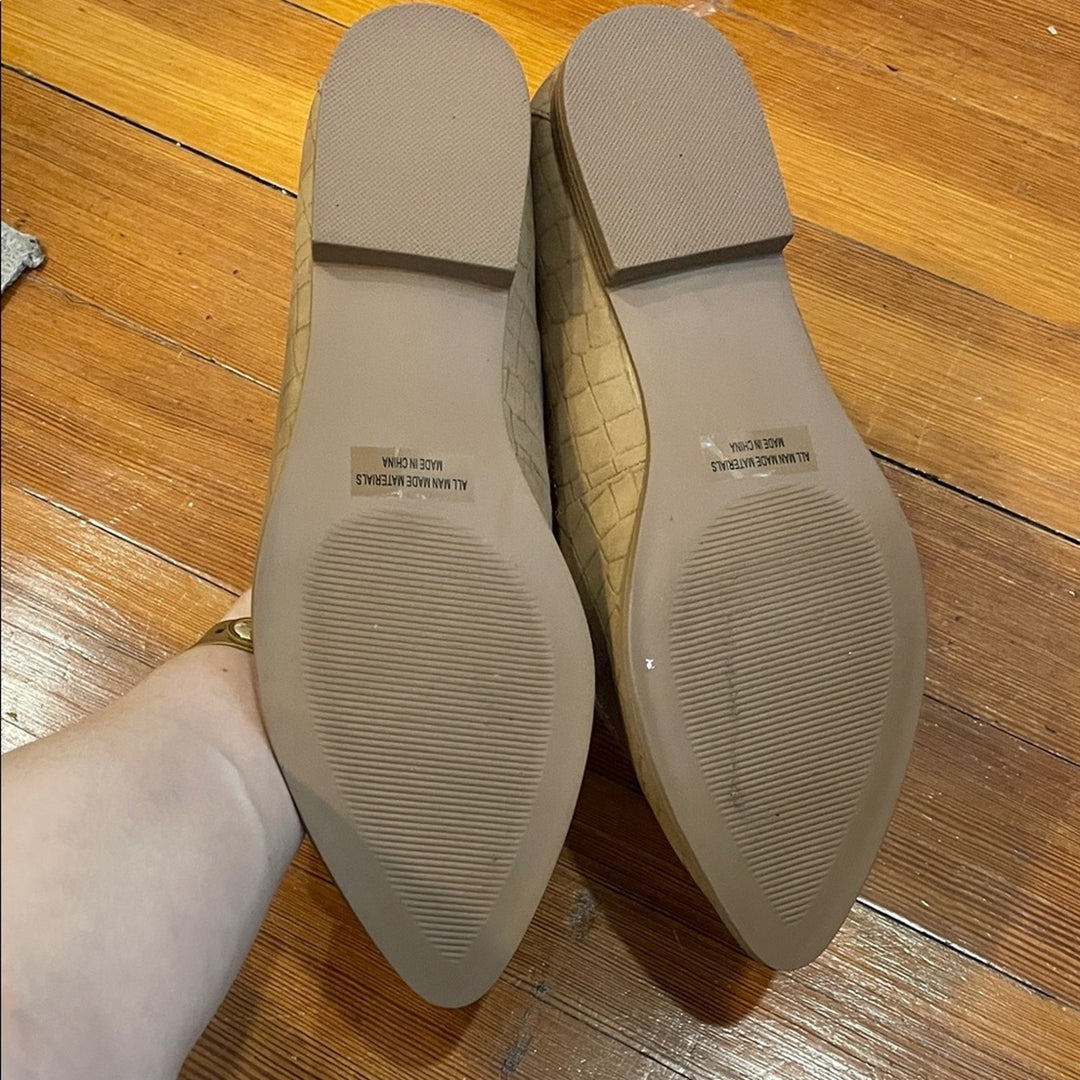 Dolce Vita Island Almond Toe Croc Embossed Loafers Minimalist Academia sz 11