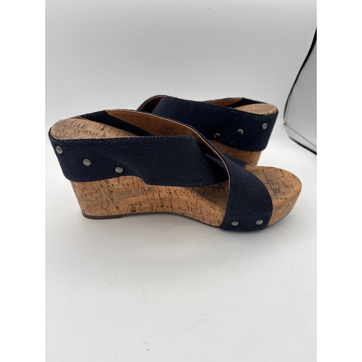 Women’s Lucky Brand Size 8 1/2 Navy Blue Wedged Sandals