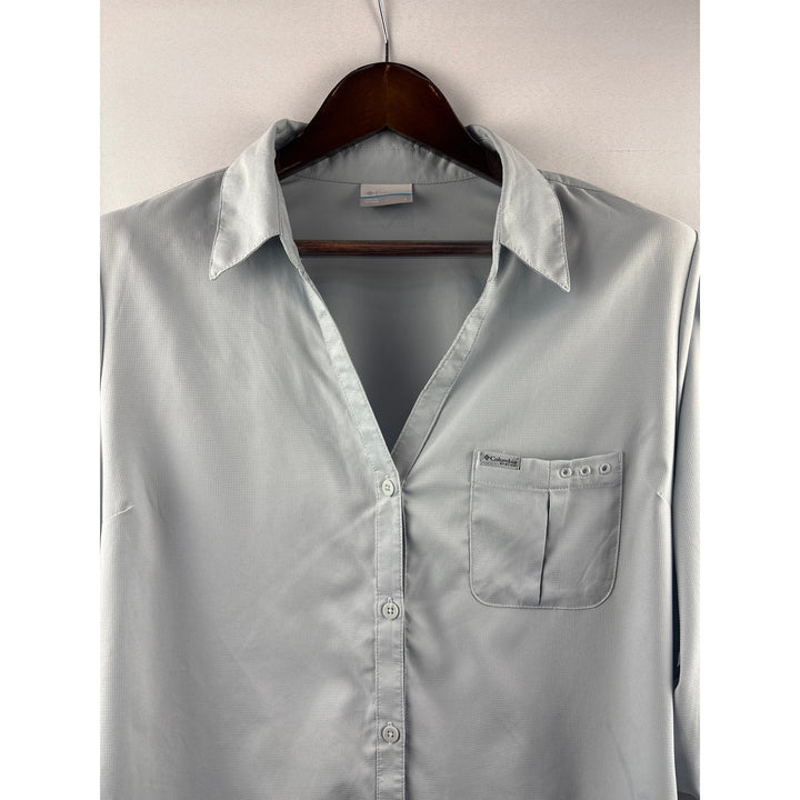 Women’s Columbia Large Light Blue Gray Button Up Shirt