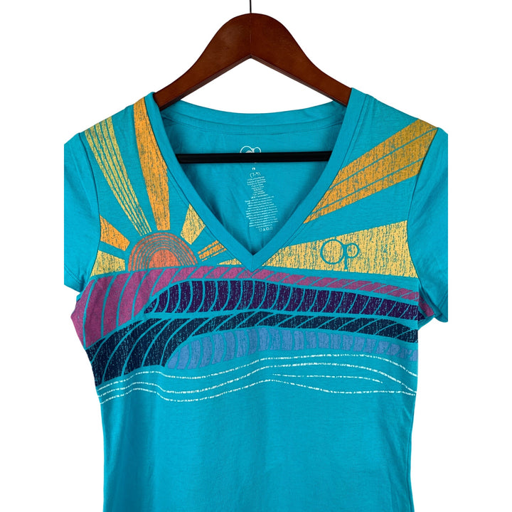 Op Womens M Cotton V-Neck T-Shirt With Sunset Wave Graphic Print