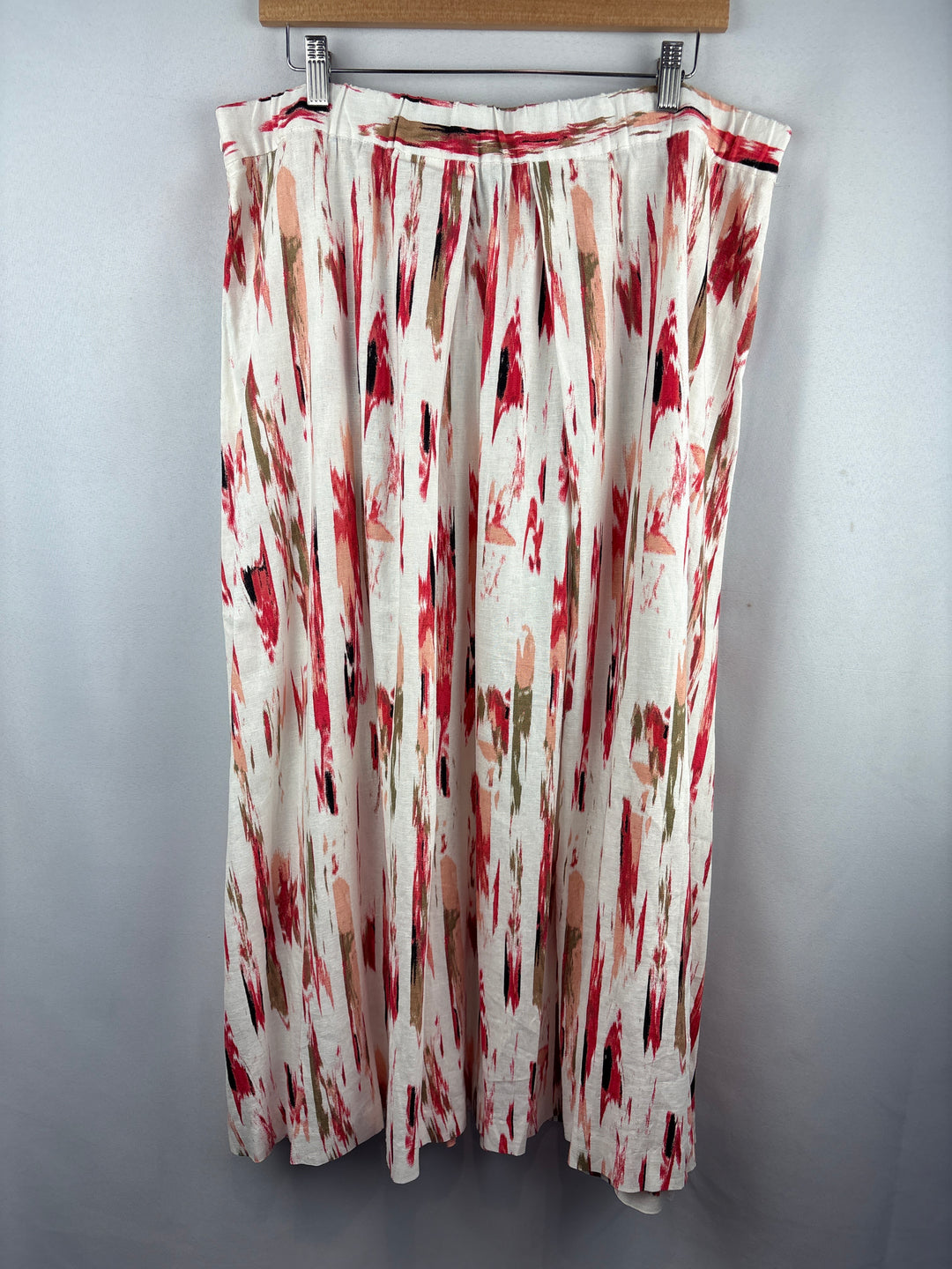 Women’s DKNY XL White Multicolored Patterned Skirt Set