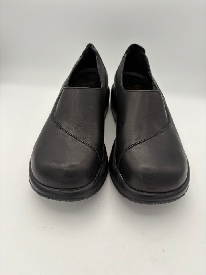Women’s Dansko Size 8 Black Leather Slip On Espadrilles