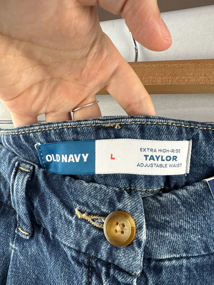 Women’s Old Navy Large Medium Wash Blue High-Rise Denim Shorts