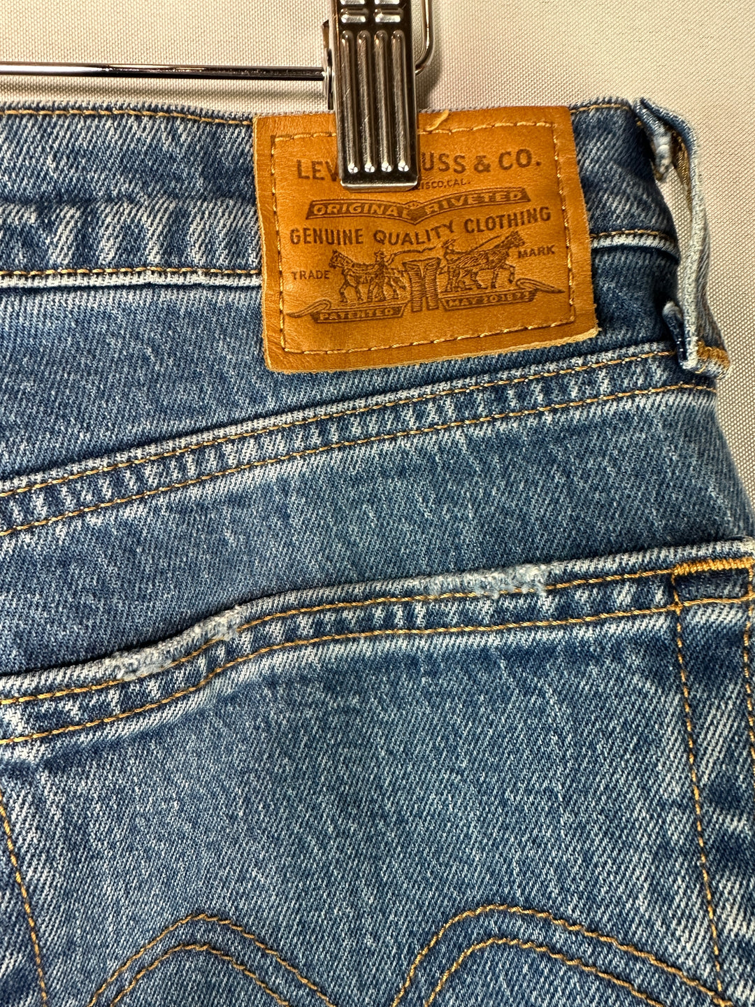 Womens Levis Wedgie Straight Ankle Length Distressed Jeans Size 29