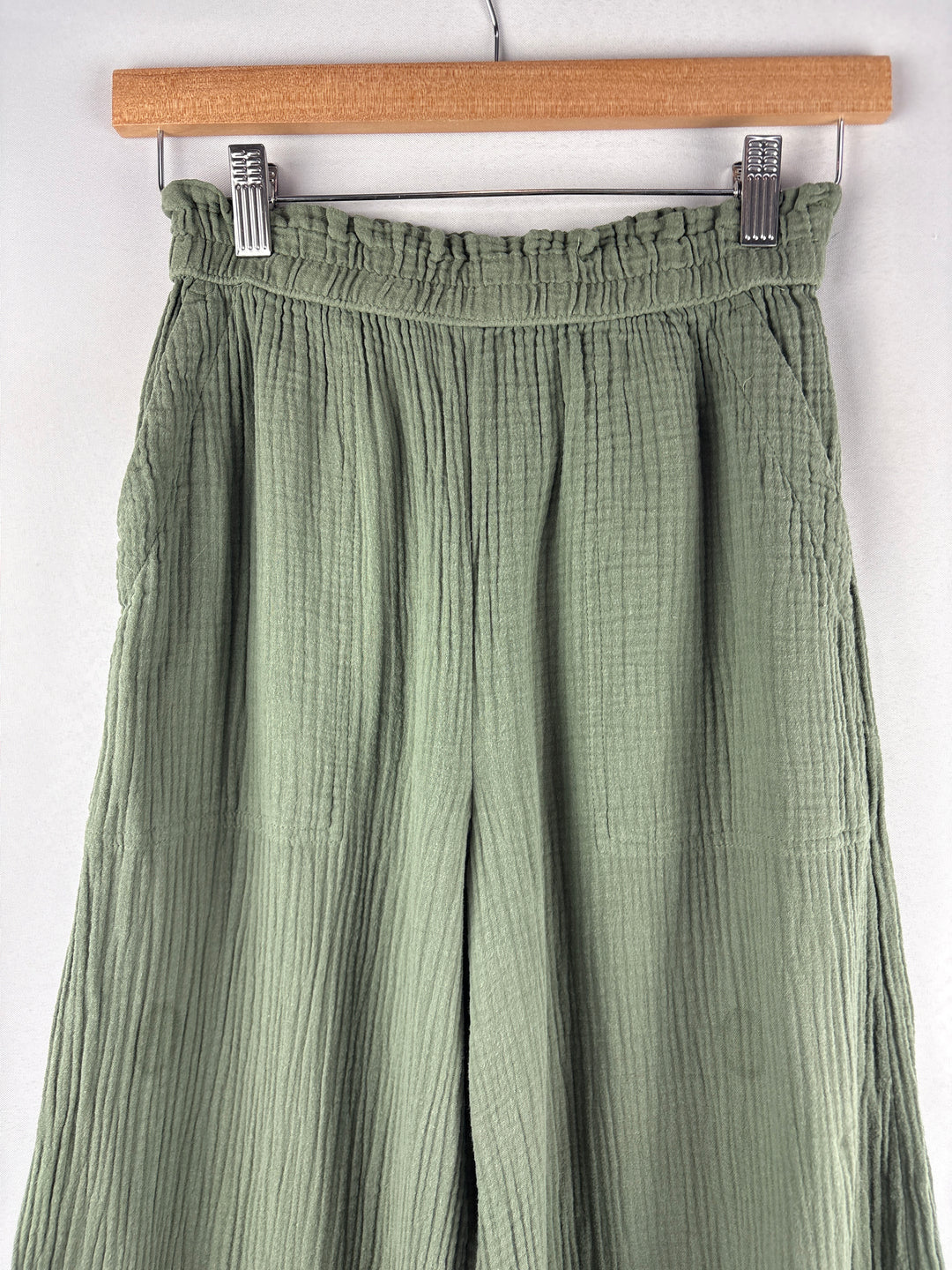 Women’s Aerie Small Sage Green Flowy Lounge Pants