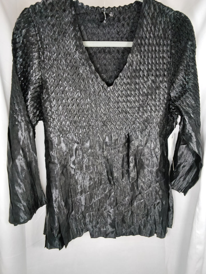 Essentials By Milano Black Crinkle Smocked V Neck Blouse Size XL