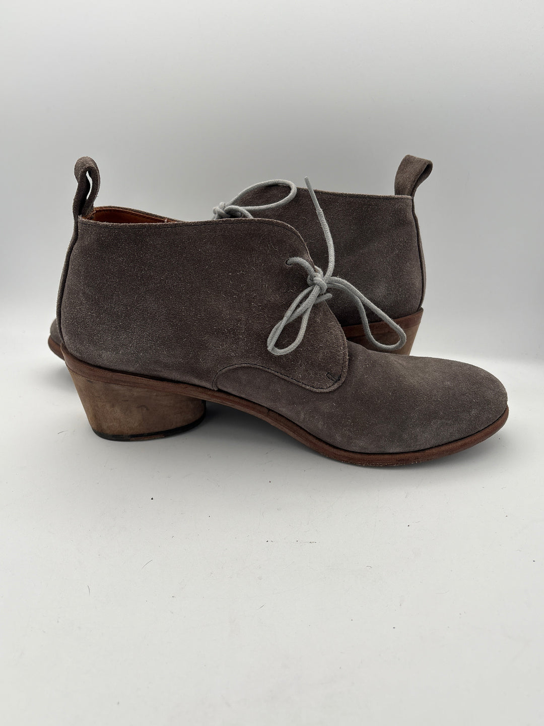 Women’s P. Monjo Size 10 Light Gray Suede Ankle Boots