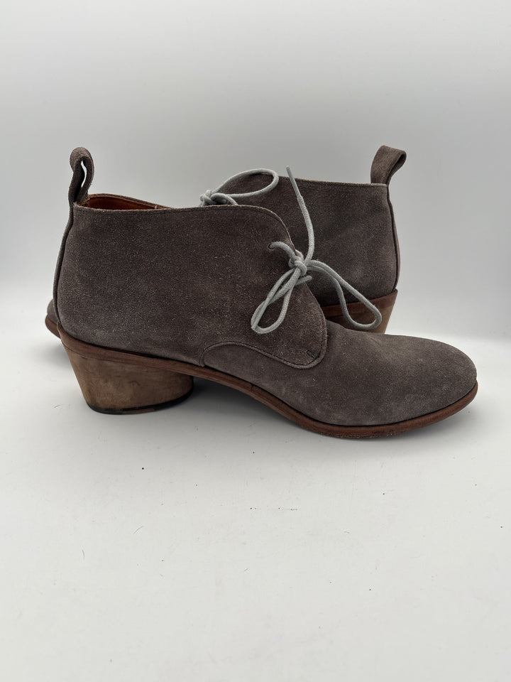 Women’s P. Monjo Size 10 Light Gray Suede Ankle Boots