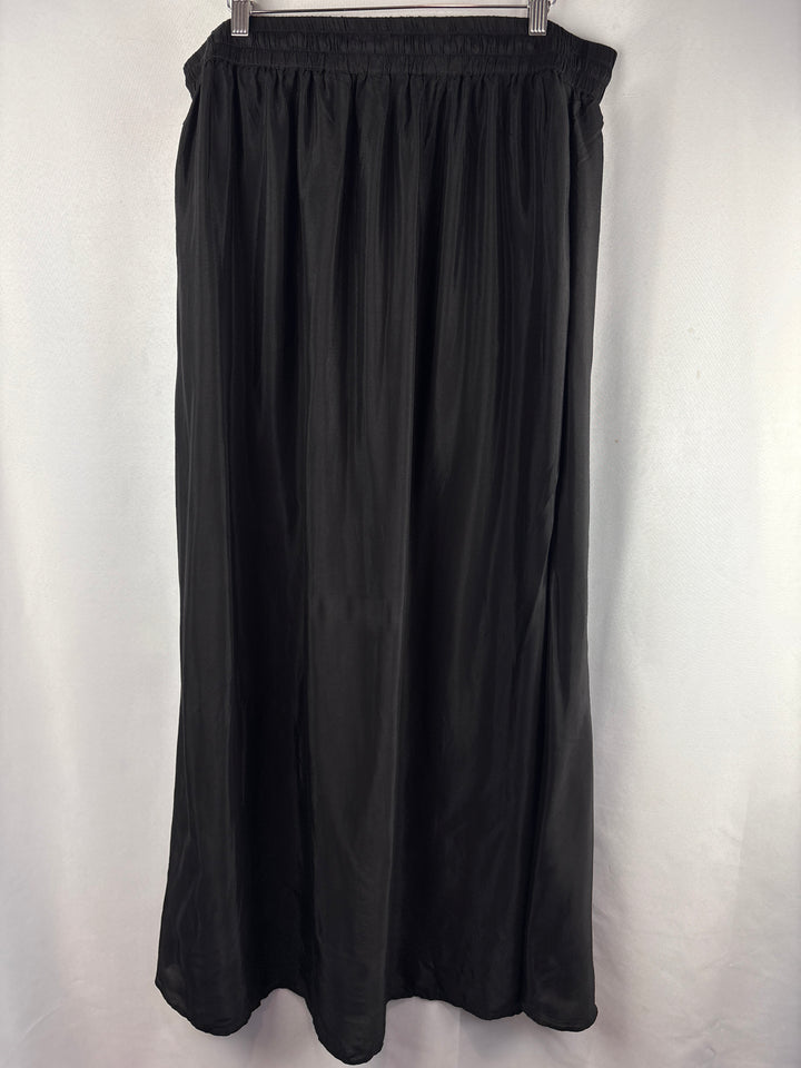 Women’s Studio Untold Size 16/18 Black Maxi Skirt