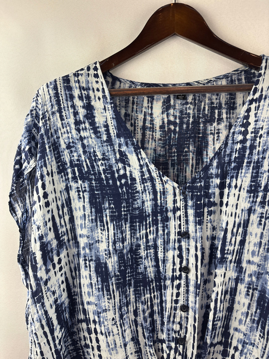 Women’s Torrid Size 1 Blue &amp; White Tie-Dye Button Up Shirt