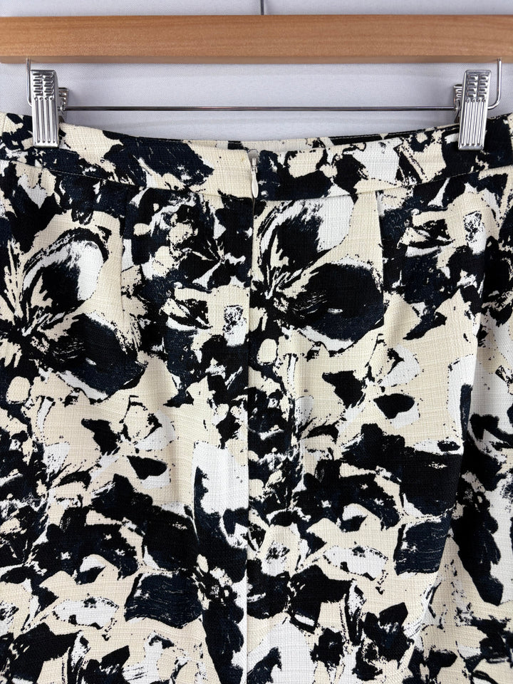 Women’s Halogen Size 4 Cream & Black Floral Pencil Skirt