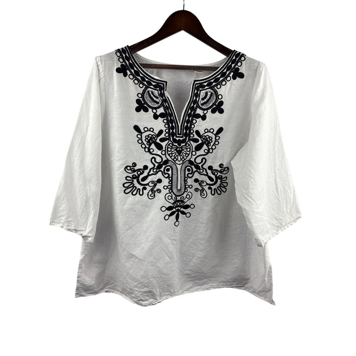 Women’s e-col-o-gie Size 1X White 3/4 Length Sleeve Blouse w/ Black Embroidery