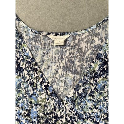 Women’s Caslon Blue Floral Donny Flutter Short Sleeve VNeck Blouse Sz M