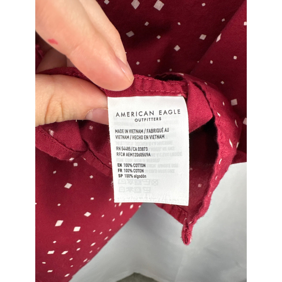 Men’s American Eagle Small Red Short Sleeve Button Up w/ White Diamond Pattern