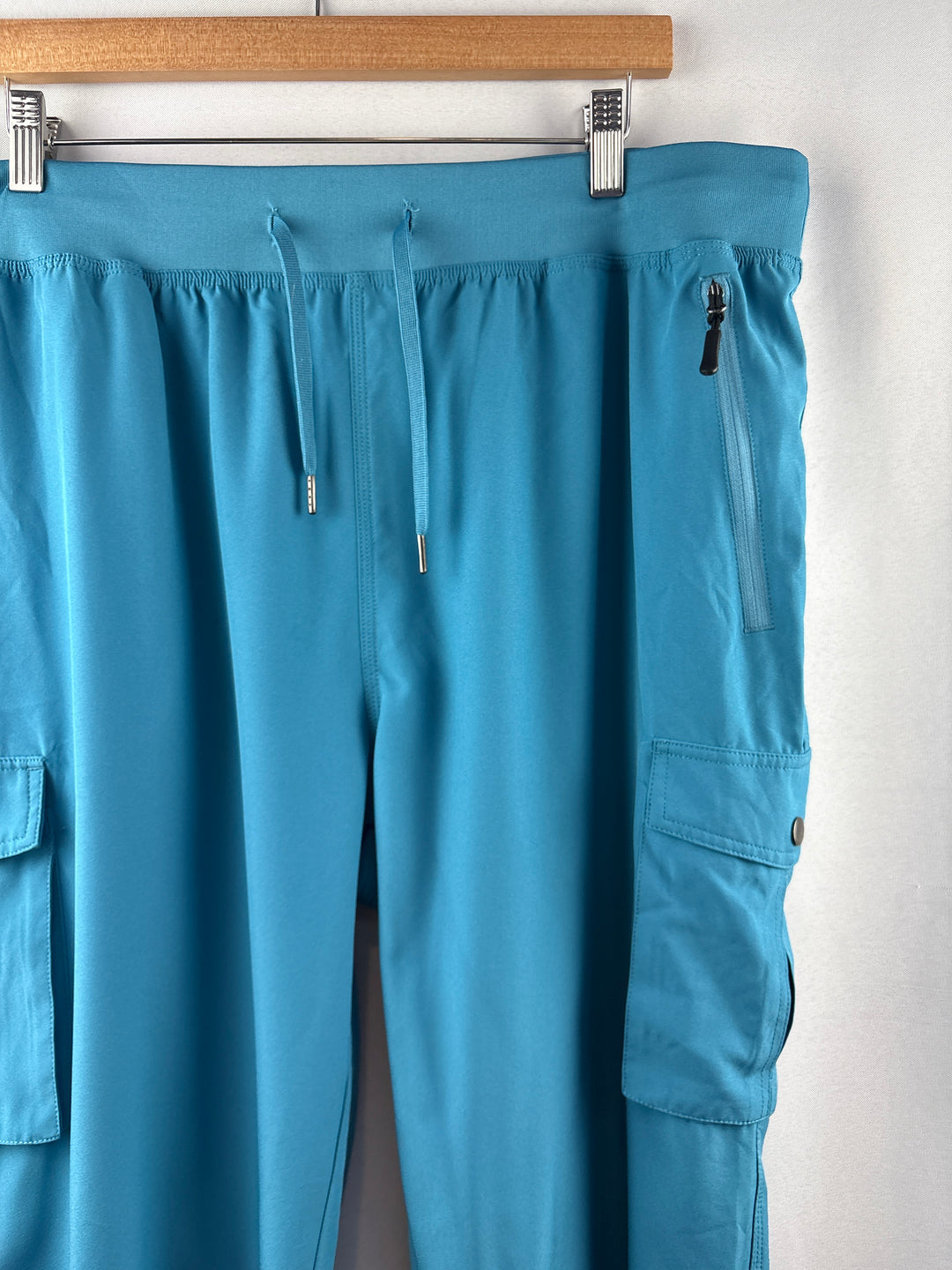 Women’s Soothfeel 2XL Muted Blue Cargo Activewear Capris