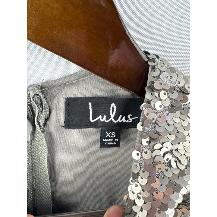 Women’s Lulus XS Sliver Sequined Sleeveless Evening Gown