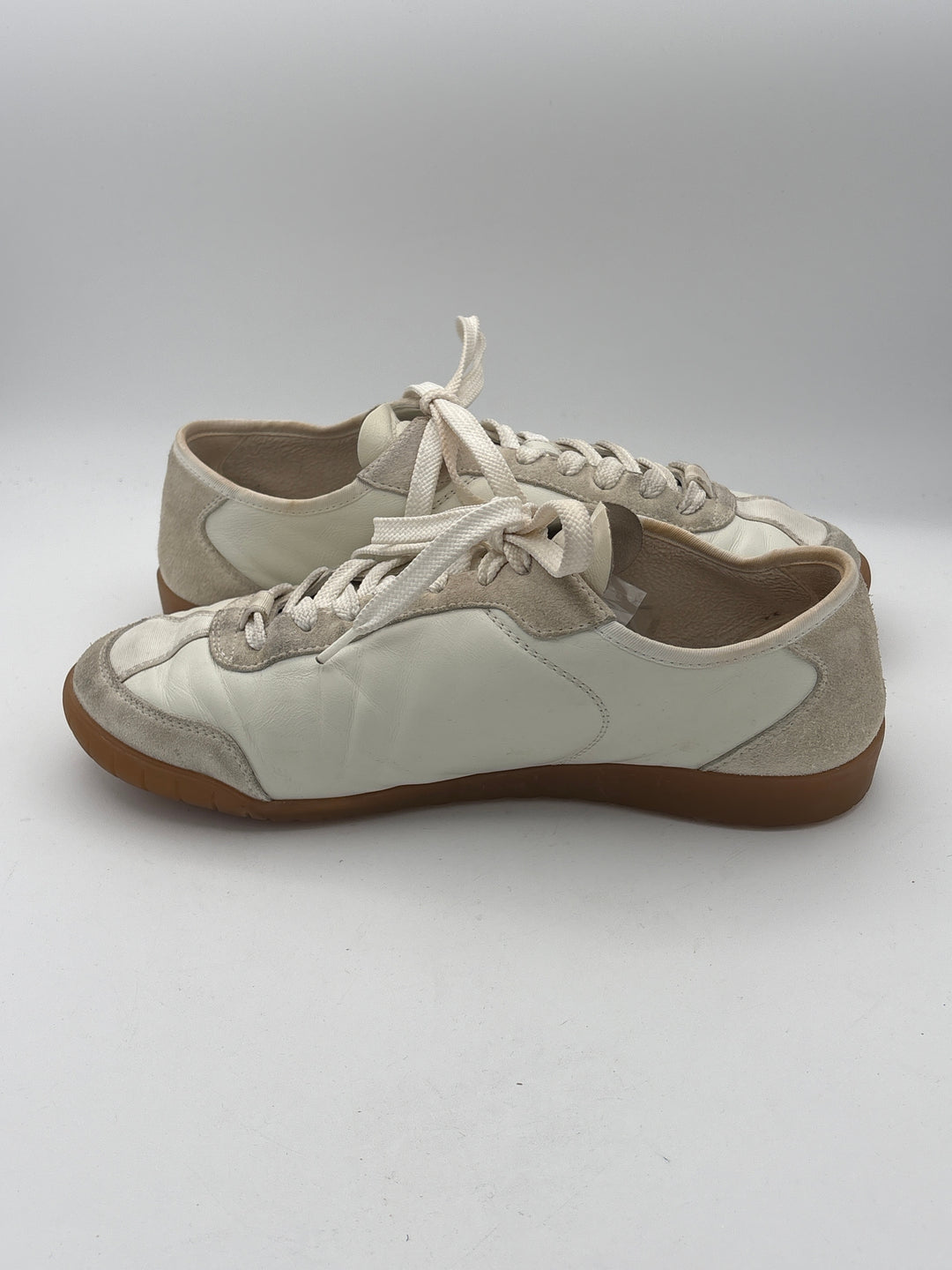 Women Chanel Cream Genuine Leather Suede Sneakers Size 8.5