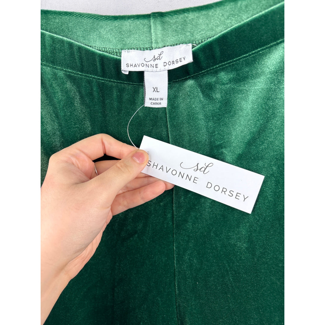 Women’s Shavonne Dorsey XL Emerald Green Velvet Pants