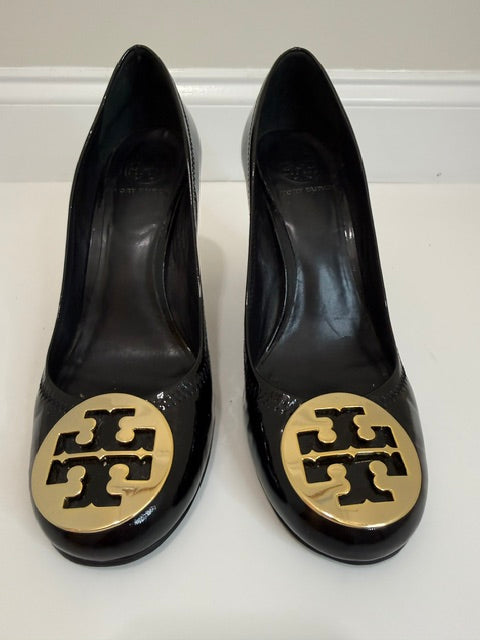 Tory Burch Maddie Patent Leather Pumps Gold Logo Sz 9.5