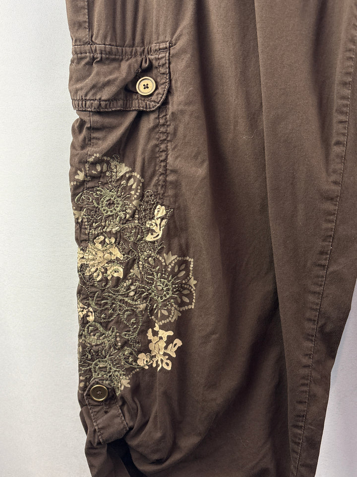 Women’s Style&amp;Co. Size 10 Brown Floral Cargo Capri Pants