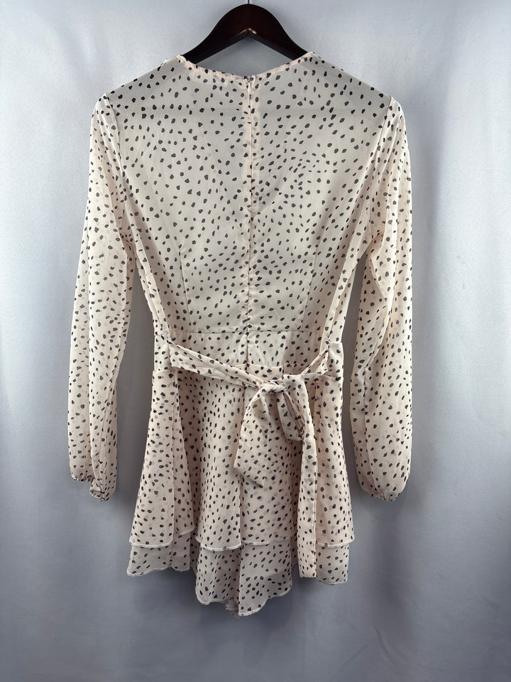 Women’s Classic Fashion Large Cream w/ Black Accents Romper