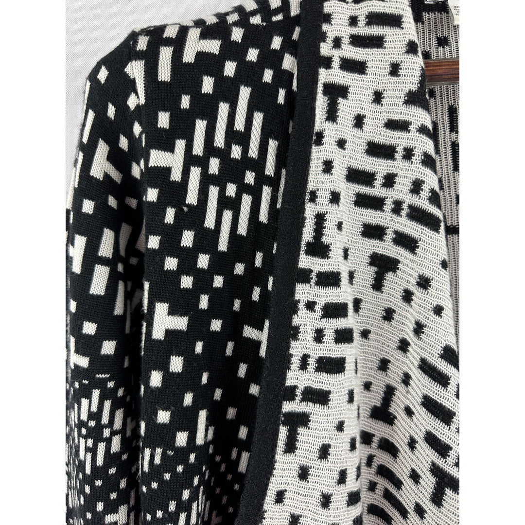 Women’s Bar III Boho Cardigan Flyaway in a black and white Aztec print Size XS
