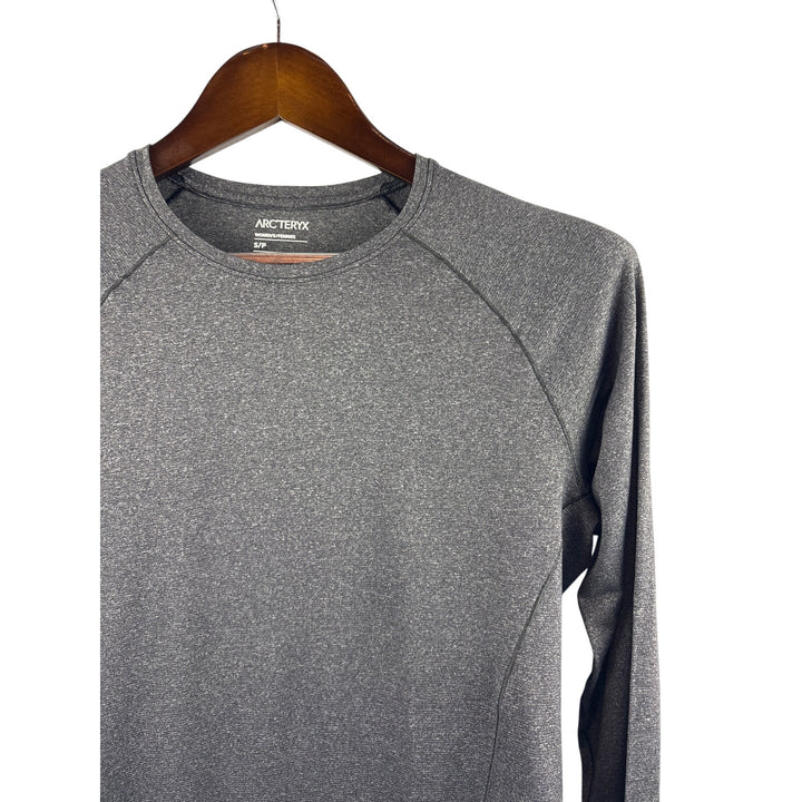Women’s Arc’Teryx Small Dark Heather Gray Long Sleeve Sports Shirt