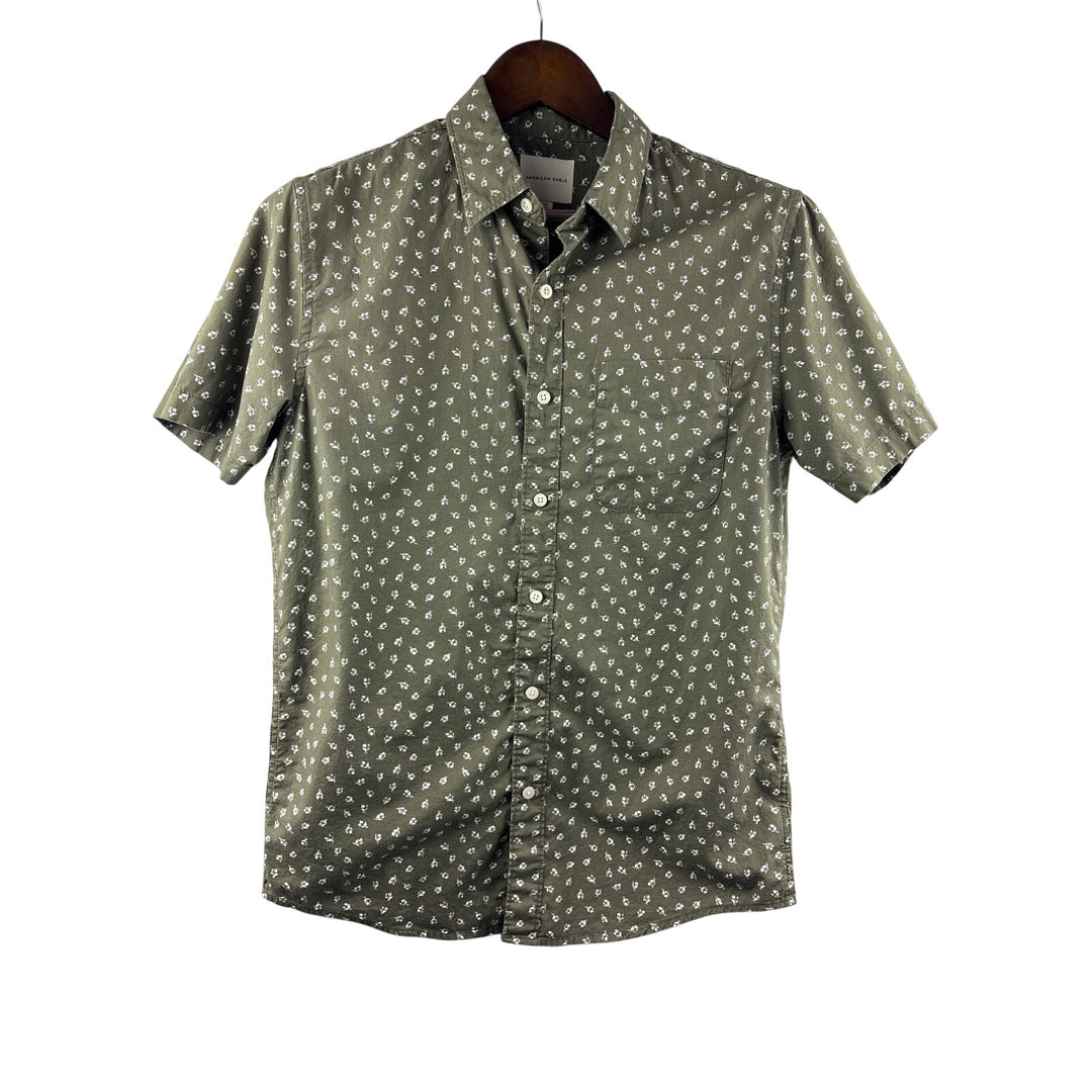 Women’s American Eagle Small Red Short Sleeve Button Up w/ White Diamond Pattern