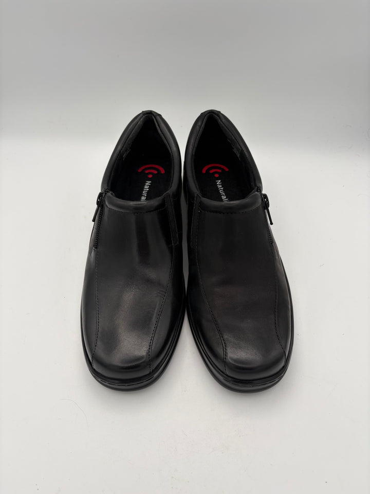 Women’s Naturalizer Size 8 Black Leather Zip Shoes