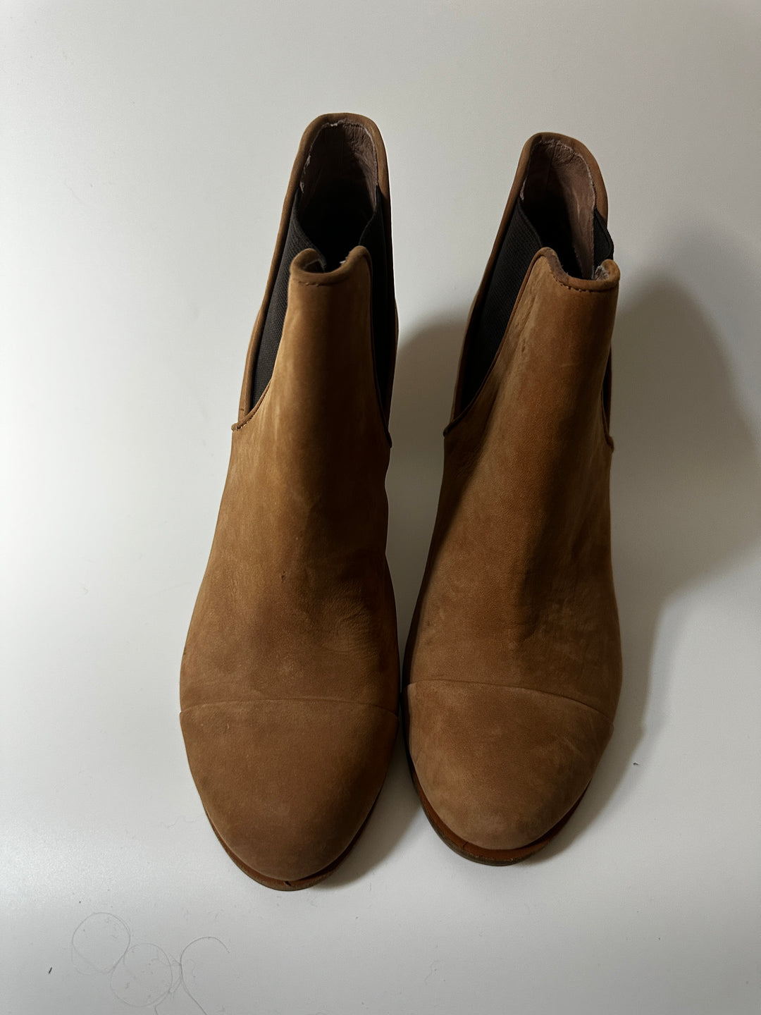 Vince Camuto VC Hame Tan Nubuck Leather Chelsea Ankle Boots Block Heel