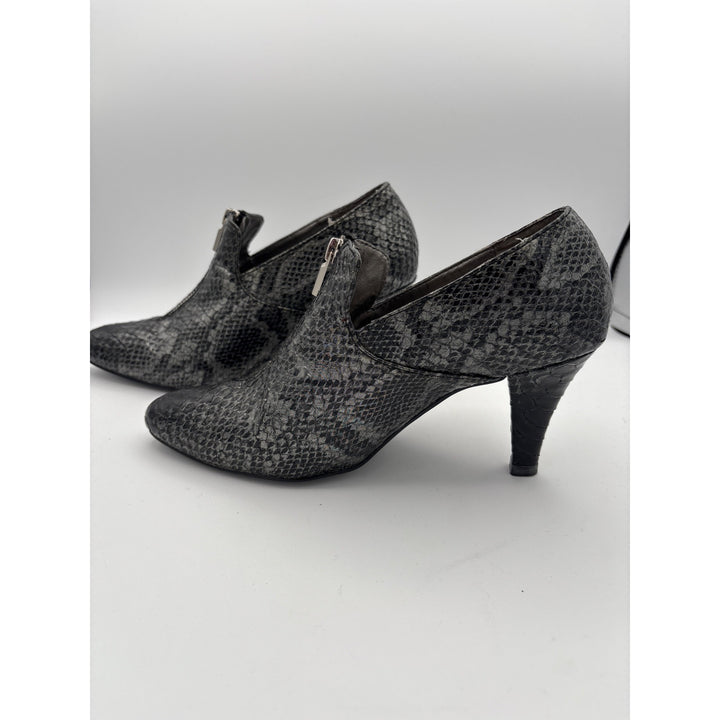 Bijou New York Womens Black Snakeskin Pattern Heeled Ankle Boots Size 7.5 With Front Zipper