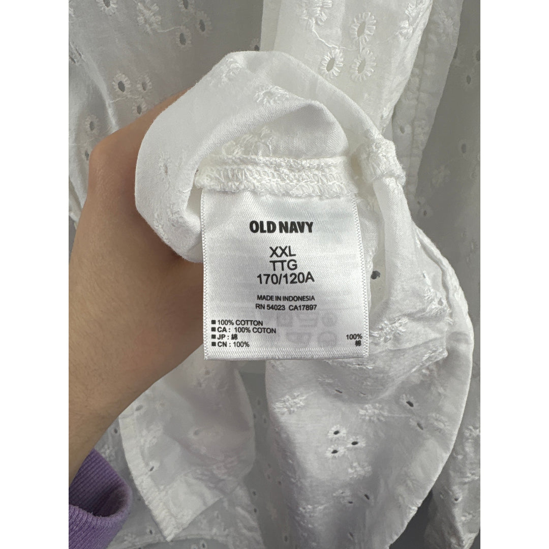 Women’s Old Navy XXL White Floral Embroidered Button Up
