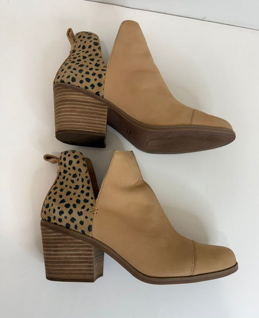 TOMS Everly Cutout Booties Honey Leather Tiny Cheetah Sz 10