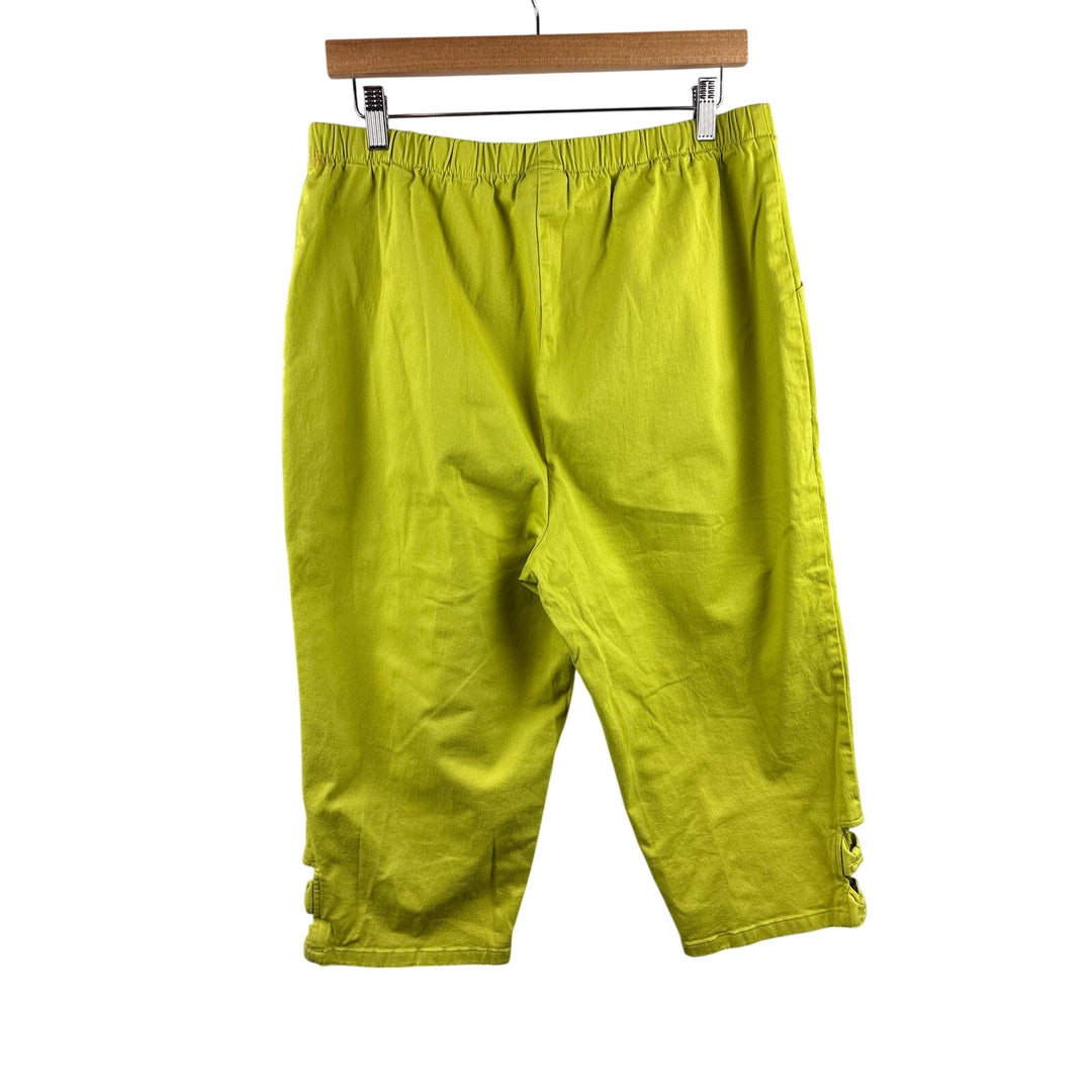 Women’s D&Co XL Pea Green Capri Pants w/ Bow Details