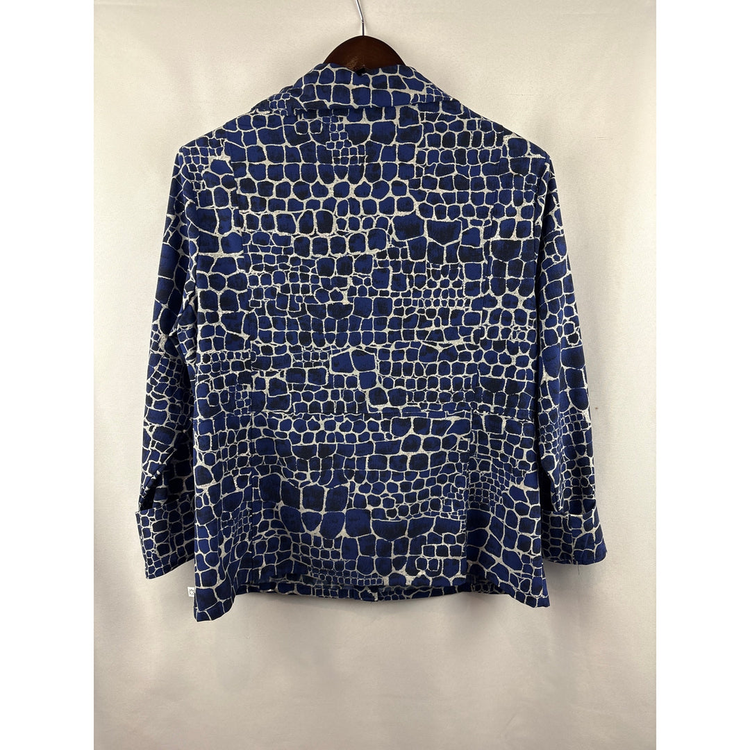 Women’s Zenergy by Chico’s Size 2 Blue, Silver, & Black Patterned Button Up