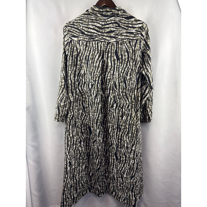 Women’s Step in Style Medium Black & Gray Zebra Striped Dress
