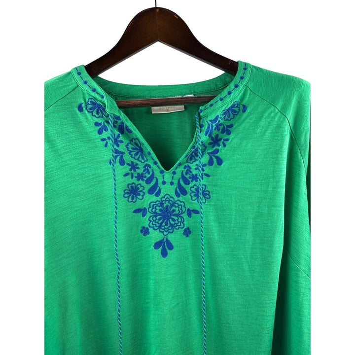 Women’s Belle by Kim Gravel Size 1X Green Long Sleeve Blouse w/ Blue Embroidery