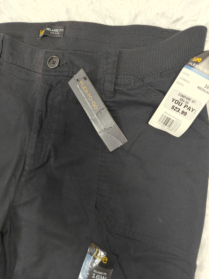 Womens Lee Flex To Go Cargo Capri Pants Black Size 16W NWT