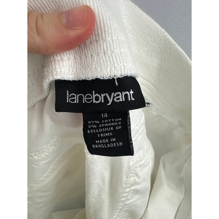 Women’s Lane Bryant Size 14 White Cargo Capris