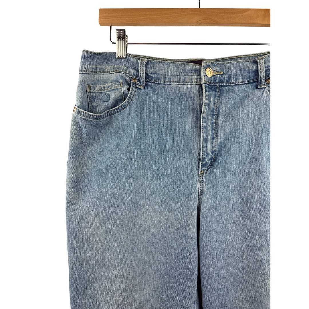 Women’s Gloria Vanderbilt Size 14 Light Blue Mom Jeans