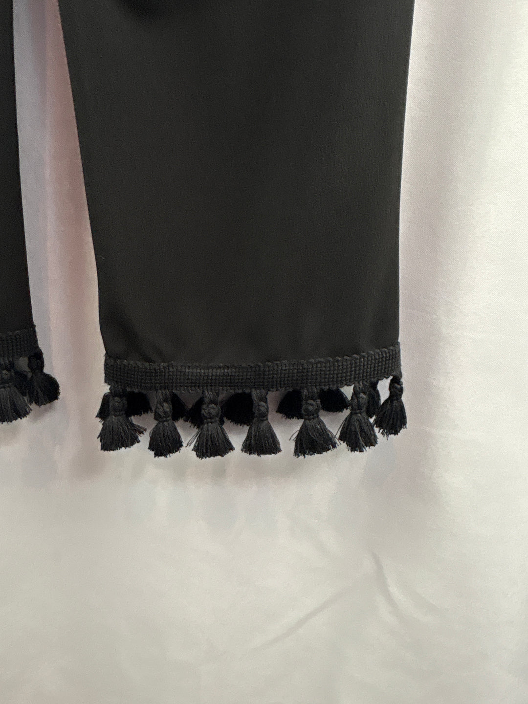 Women’s Josh &amp; Arielle Size 8 Black Capri Slacks w/ Fringe Detail