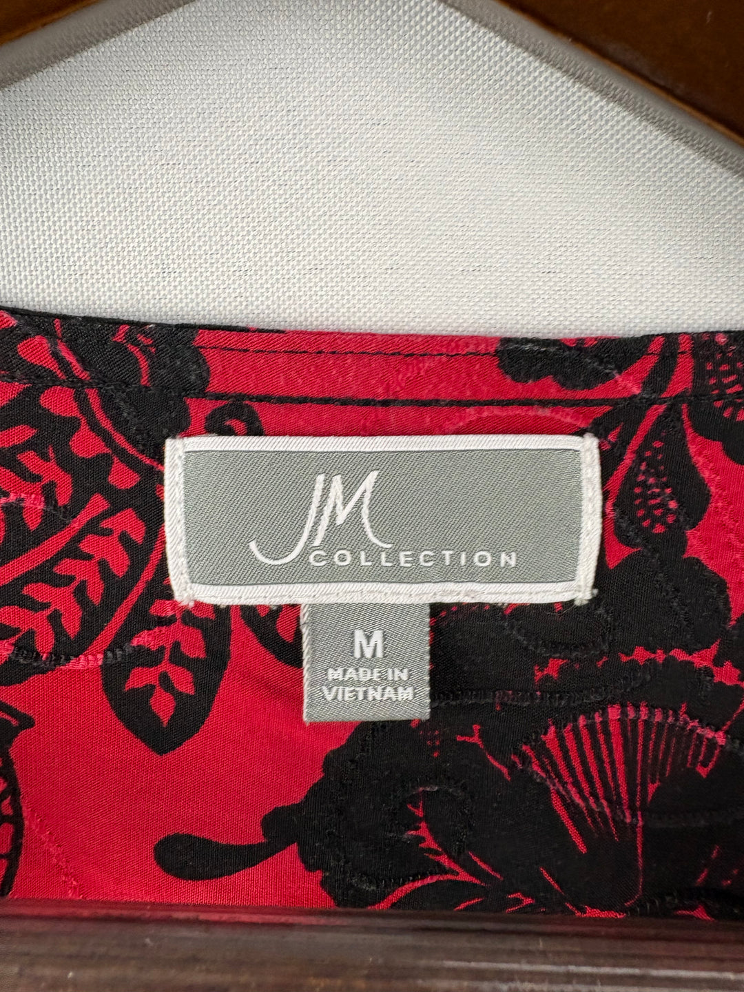 Women’s JM Collection Medium Black & Red Floral Blouse